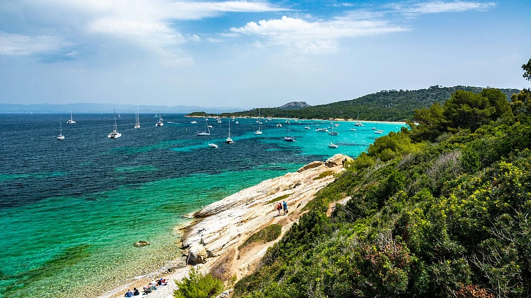 se non hai ancora deciso dove andare in vacanza, questa piccola isola poco conosciuta potrebbe essere il posto giusto per te