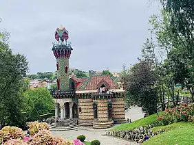 el_capricho_gaud_comillas