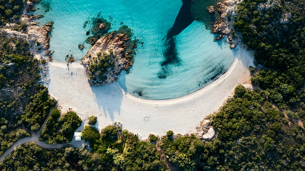 un tour in sardegna tra mare cristallino, porcetto e aspromonte