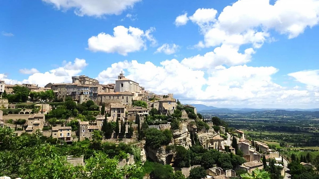 lavanda, borghi e bistrot: viaggio tra alta provenza e costa azzurra, dove la francia è da cartolina