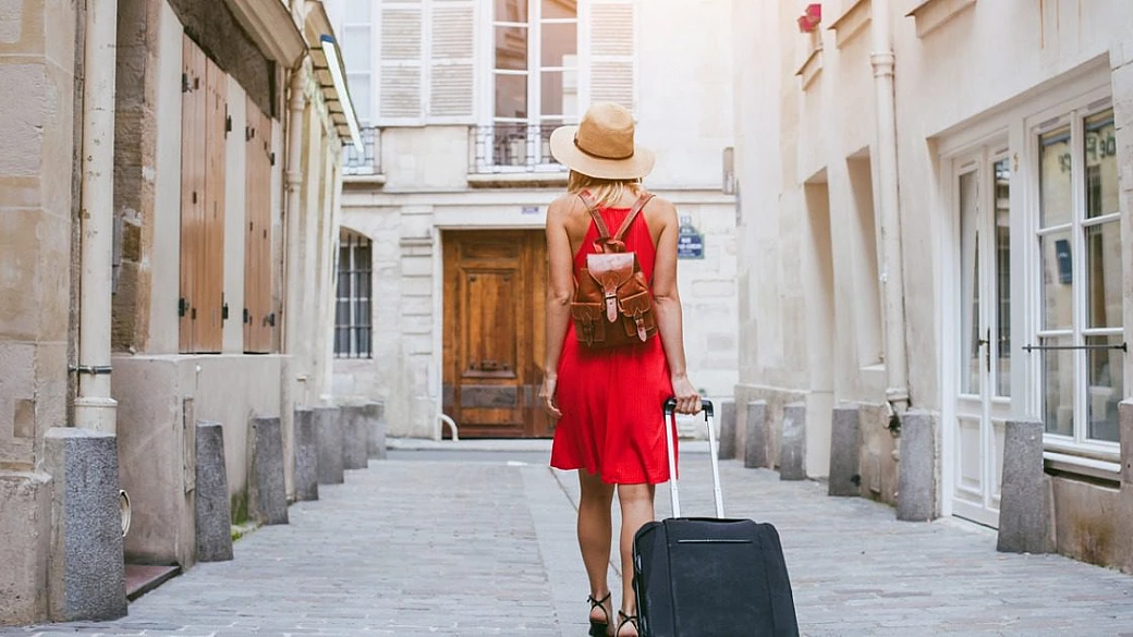 altro che sordi: l’americano a roma è simbolo del pressapochismo in viaggio