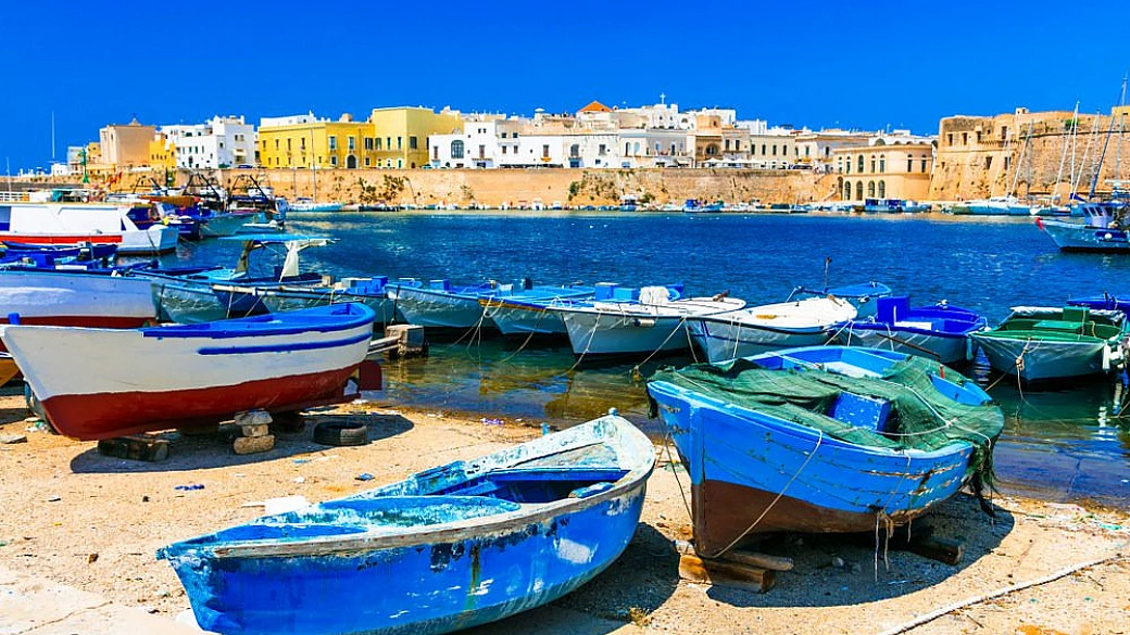 l'ibiza della puglia è la città perfetta per godersi il mare anche a ottobre