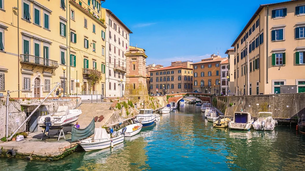 questa città della toscana nasconde un quartiere con canali e ponti che sembra imitare alla perfezione venezia