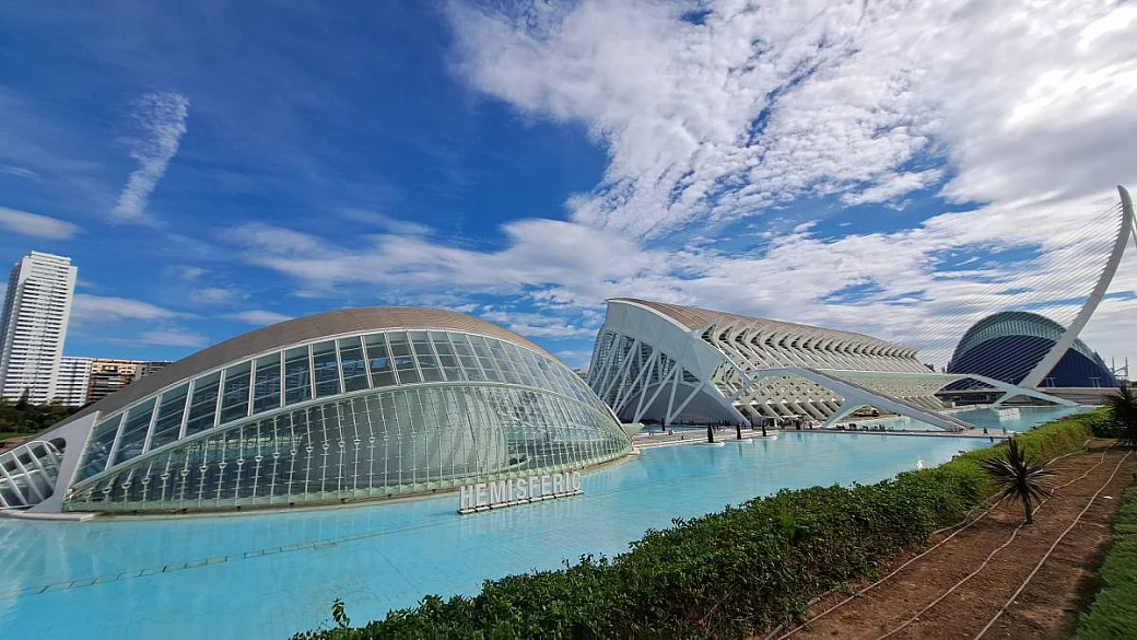 la città del santo graal è la meta di mare ideale da scoprire nelle giornate d'autunno