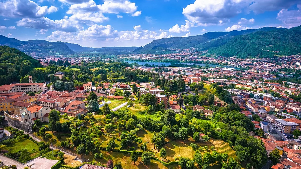 sul lago di como c'è un borgo d'artista, ed è il segreto meglio conservato di tutta la lombardia