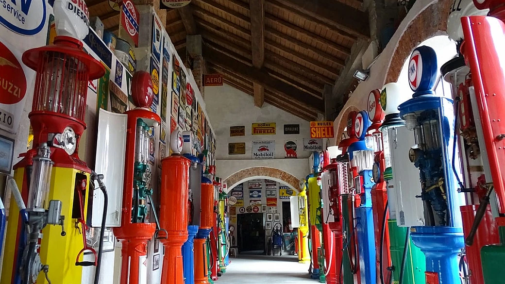 nel varesotto c’è uno dei musei più originali e affascinanti d’italia: una vera eccellenza made in italy legata al mondo dei motori