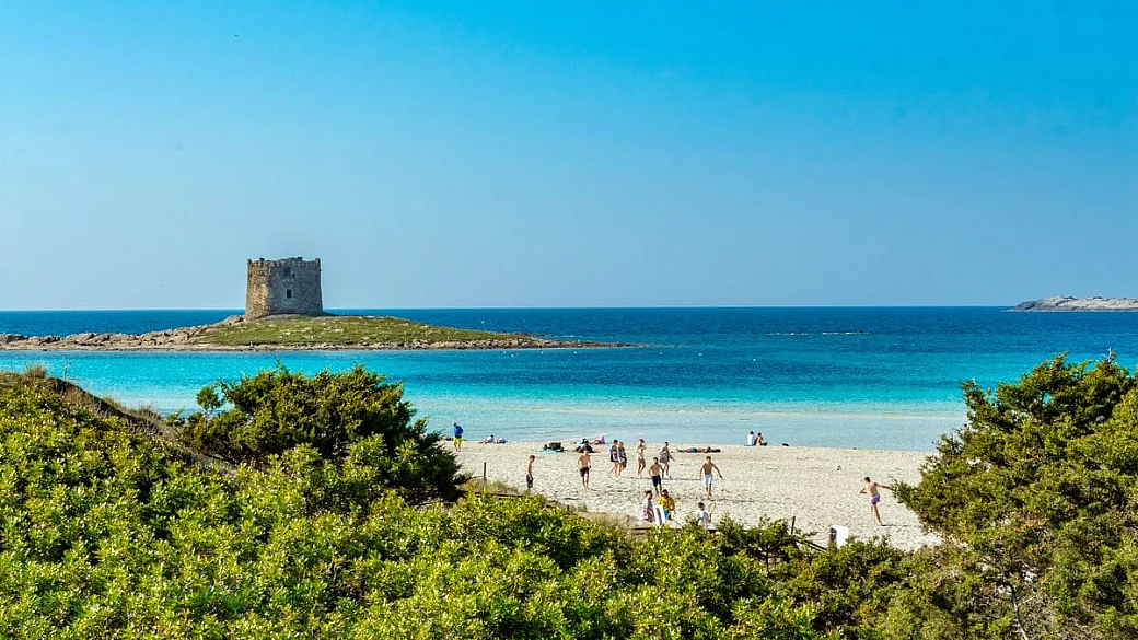 anche fuori stagione, l'incredibile isola dei nuraghi è un vero paradiso di storia e panorami da sogno