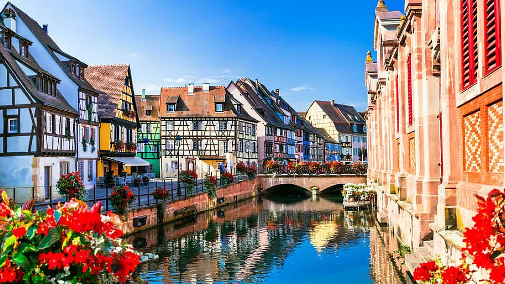 piccoli canali e splendide case in legno: la venezia dell'alto reno è la città che sembra uscita da una fiaba di natale