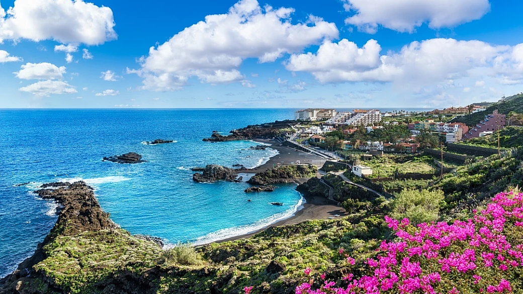 c'è un luogo in europa dove l'inverno non esiste, ed è il paradiso di chi vorrebbe l'estate 365 giorni all'anno