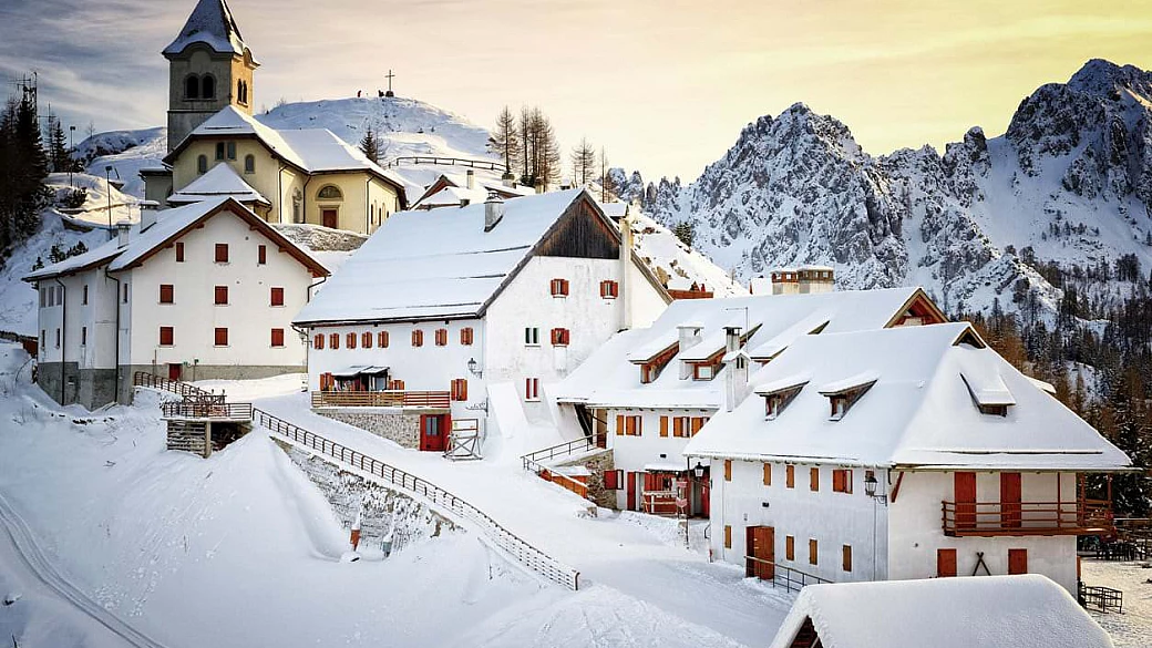 un santuario, un borgo o una stazione sciistica: in friuli-venezia giulia c'è un luogo 3 in 1 perfetto da scoprire a gennaio