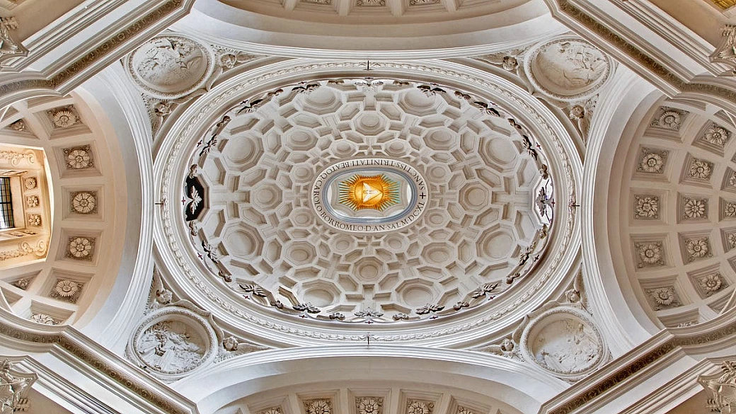 la chiesa più piccola di roma è l'incredibile gioiello barocco del borromini a soli 400 metri dal quirinale