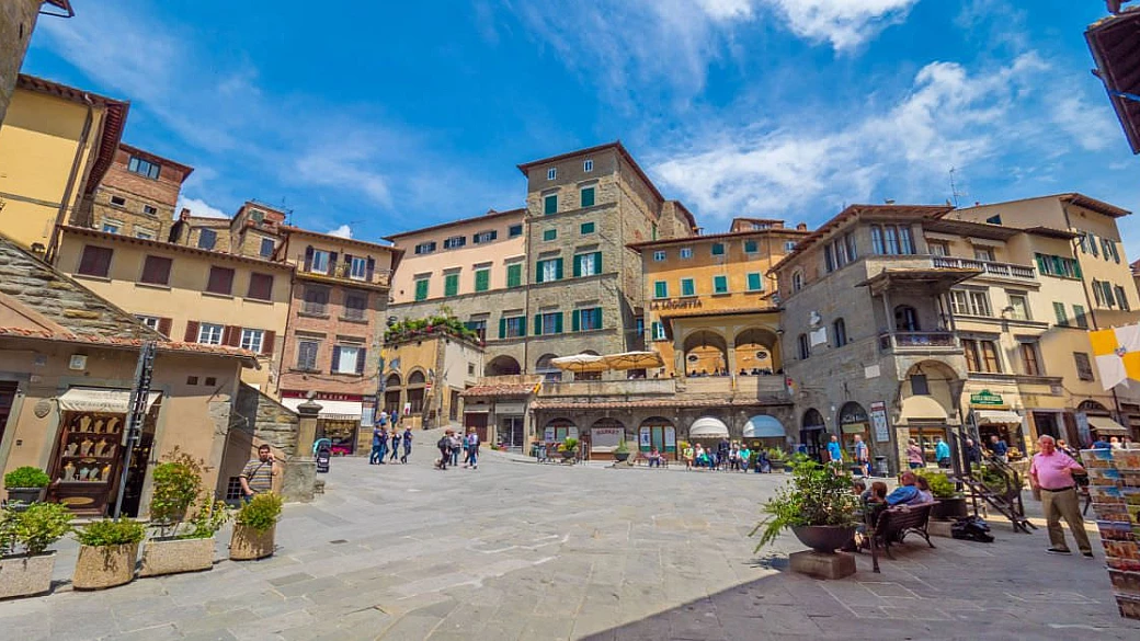 un gioiello incastonato tra le meravigliose terre della toscana: ecco il borgo medievale ricco di storia, arte e natura che vi farà innamorare