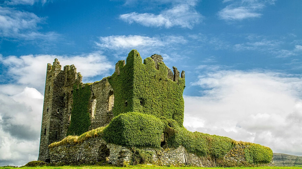 bastano 8 giorni per innamorarsi dell'isola verde, la terra più incontaminata d'europa