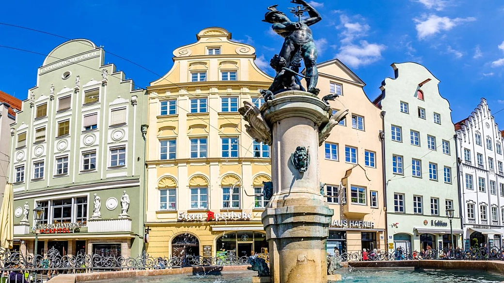dove l'acqua è un tesoro anche architettonico: la venezia tedesca è una città ricca di fiumi, canali e fontane