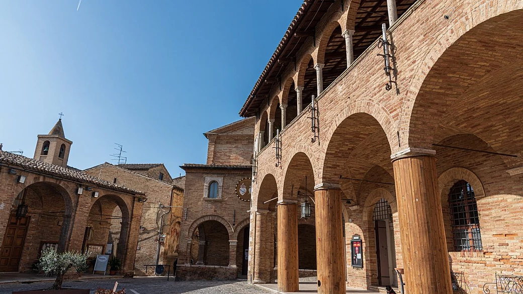 vicini, tantissimi e tutti da scoprire: 6 giorni per vivere al meglio i borghi delle marche