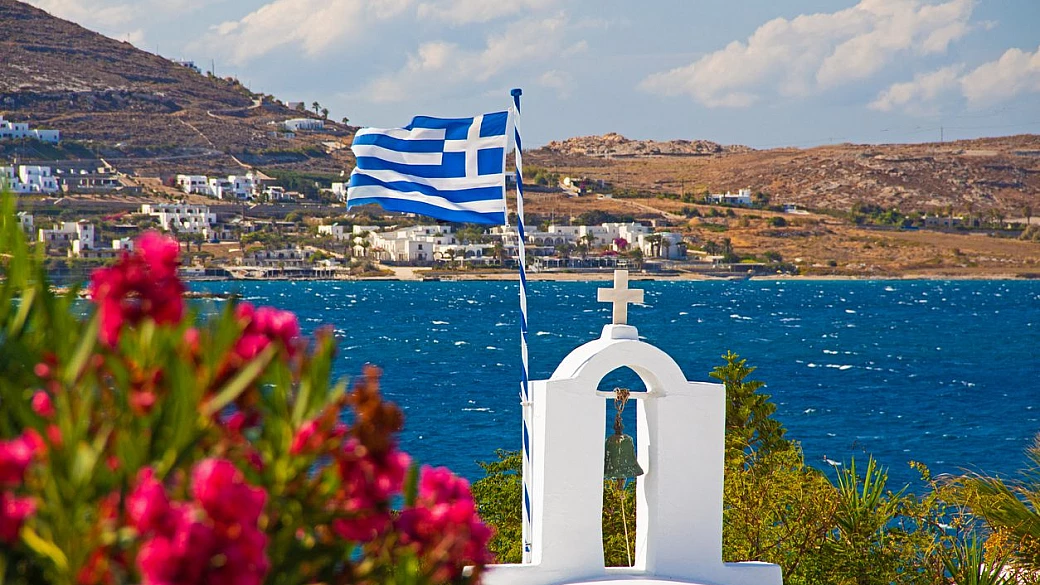 È il vento che può rovinare le tue prossime vacanze in grecia: ecco come (e dove) sfuggire al terribile meltemi