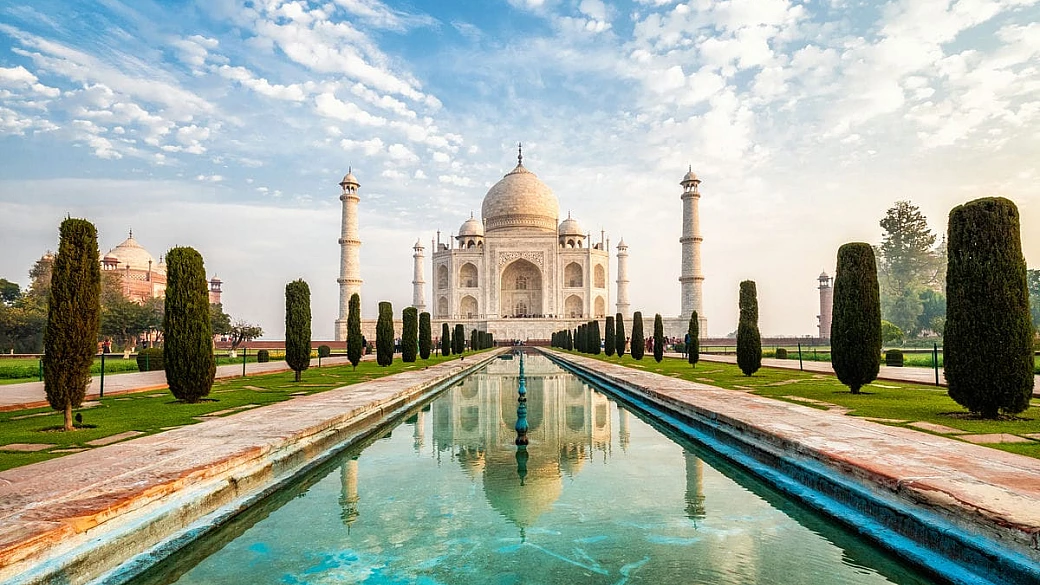 5 cose che non sapevi sul taj mahal, il palazzo più bello dell'india (che è un vero monumento all'amore)