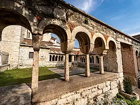 cloister,of,the,ancient,parish,church,of,san,giorgio,di