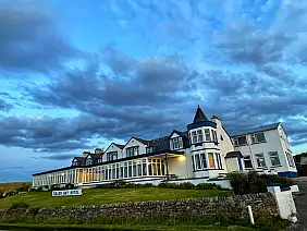 020_cullen_bay_hotel