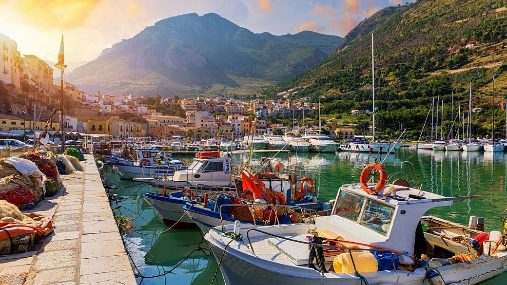 quando il mare è proprio come una volta: in questo borgo scoprirai il piacere di una vacanza d'altri tempi