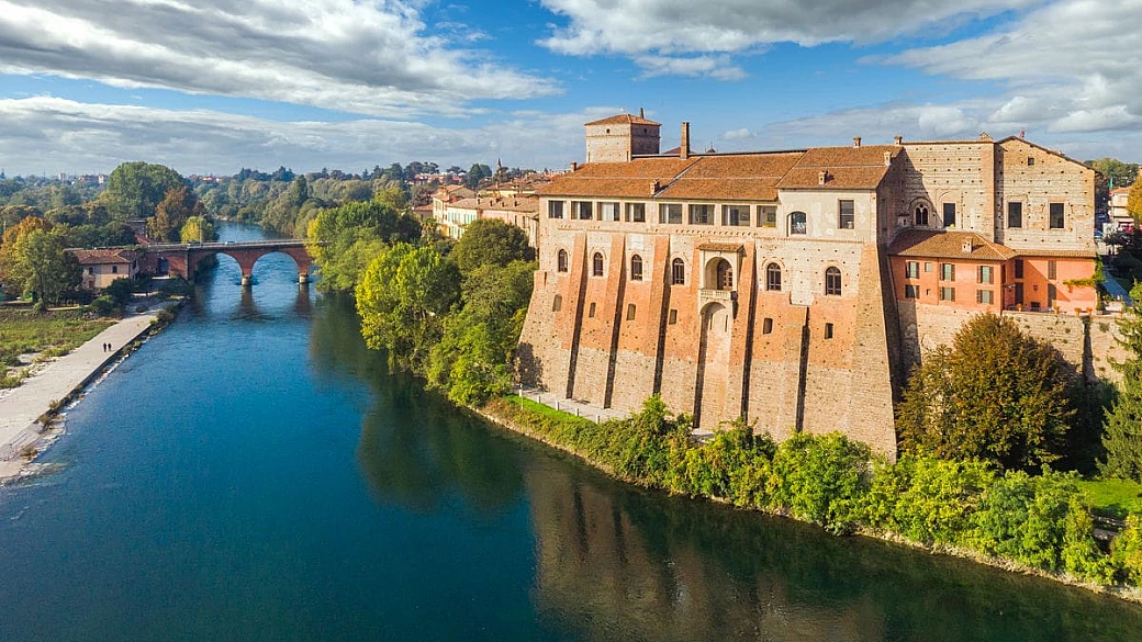 la perla lombarda baciata dal fiume: a meno di un'ora da milano c'è tutto il bello della provincia che conquista