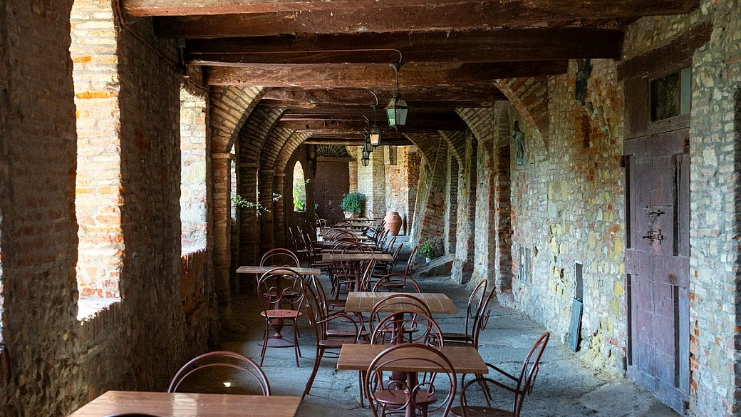 nel cuore della campagna umbra c'è il piccolo borgo degli artisti, dove ogni angolo è una meraviglia da scoprire