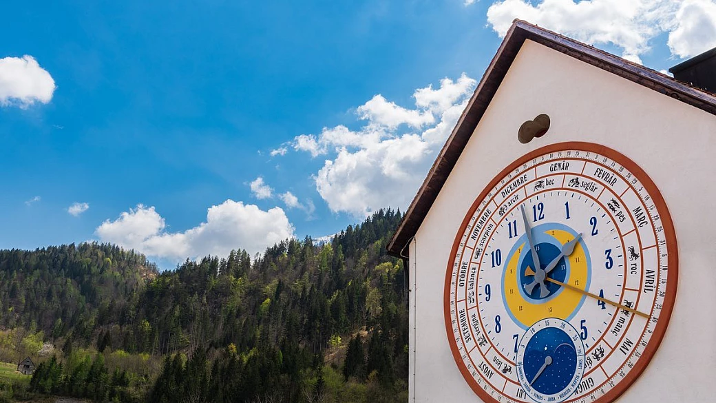 questo borgo italiano è puntuale come un orologio svizzero, ed ecco perché qui dimenticarsi qualsiasi appuntamento è impossibile!