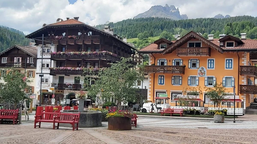 bellissimi e accessibili, proprio per tutti: i monti della val di fassa sono la meta giusta per un viaggio che non dice di no a nessuno