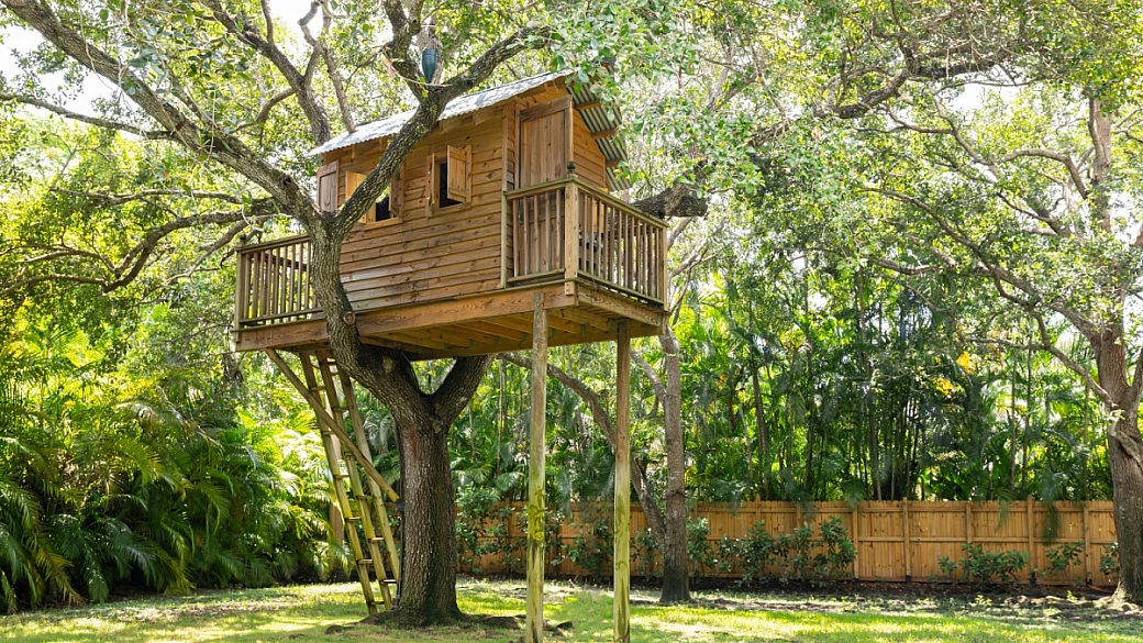 vorresti dormire su un albero? in italia ci sono dei posti davvero incantevoli dove farlo