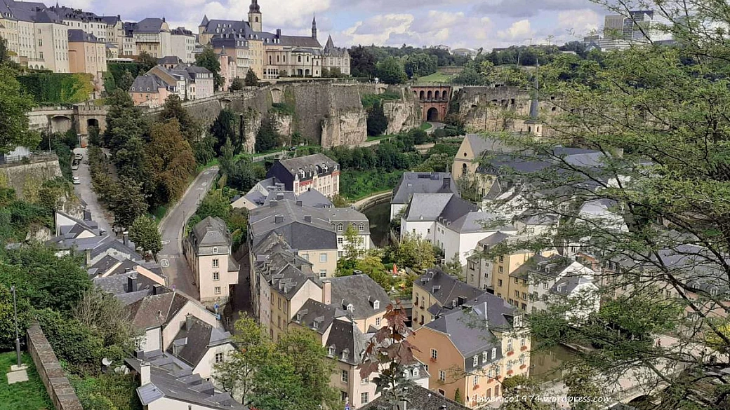 un rifugio dal calore dove vivere una vacanza nel verde: il piccolo granducato nel cuore d'europa è la meta alternativa per un viaggio in estate