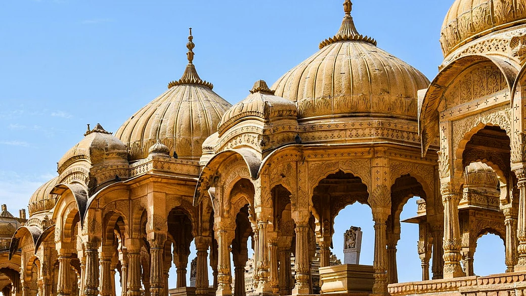 c'è un paese dove ogni giorno è un buon giorno, e dove scoprire un mondo di colori ed emozioni che non si trovano in nessun altro luogo