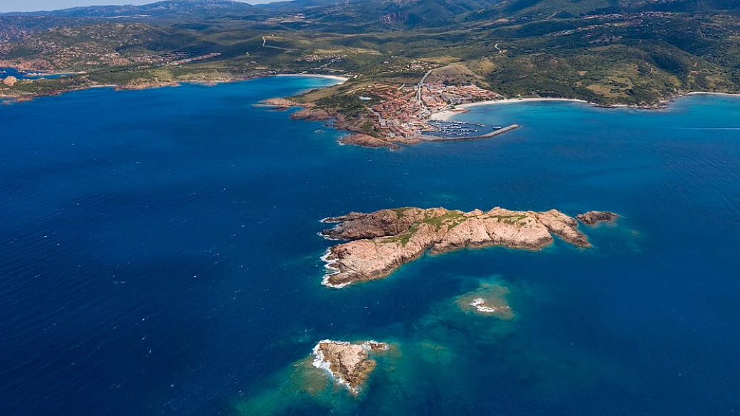 i luoghi del surf in italia: tre consigli su dove cavalcare le onde anche a settembre