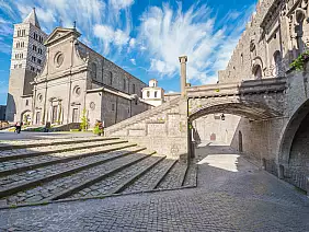 viterbo,,italy,-,a,sunday,sping,morning,in,the,medieval