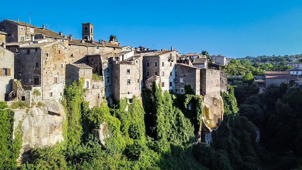 pensavo di dover andare lontano per scoprire un borgo così bello, ma l'ho trovato a un'ora di distanza da roma