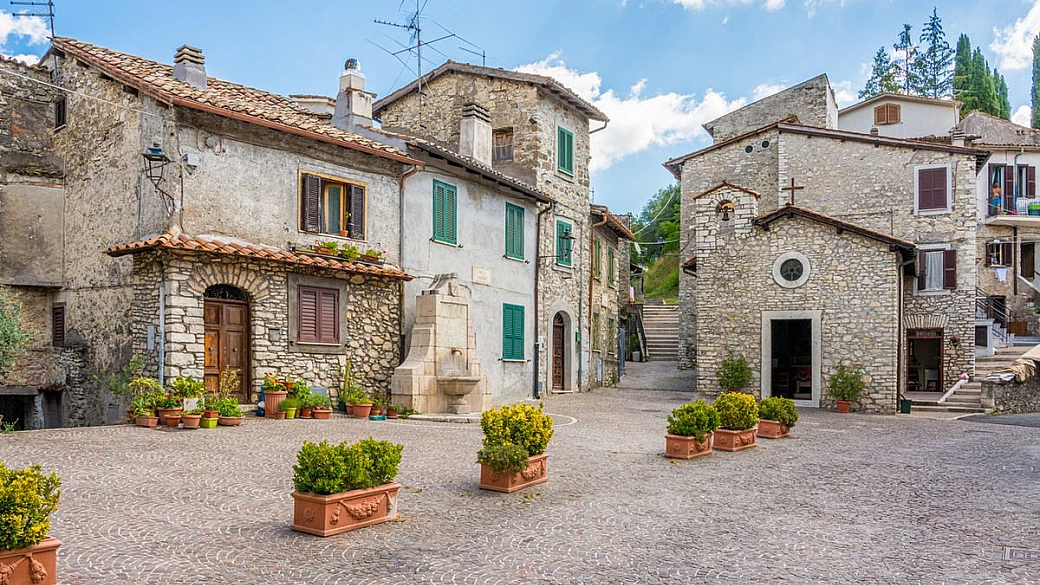 È il borgo dei 5 sensi appena fuori roma: l'autunno qui è uno spettacolo da vivere