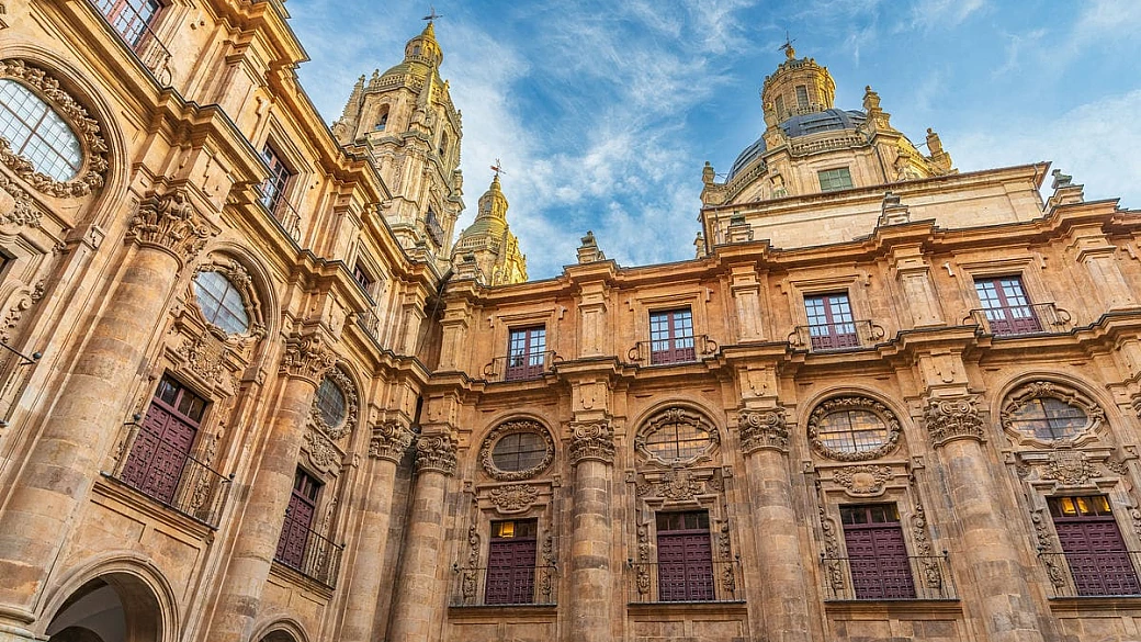 dall'acquedotto più antico al faro più bello: un viaggio nel nord del paese, dove roma e la fine del mondo si incontrano