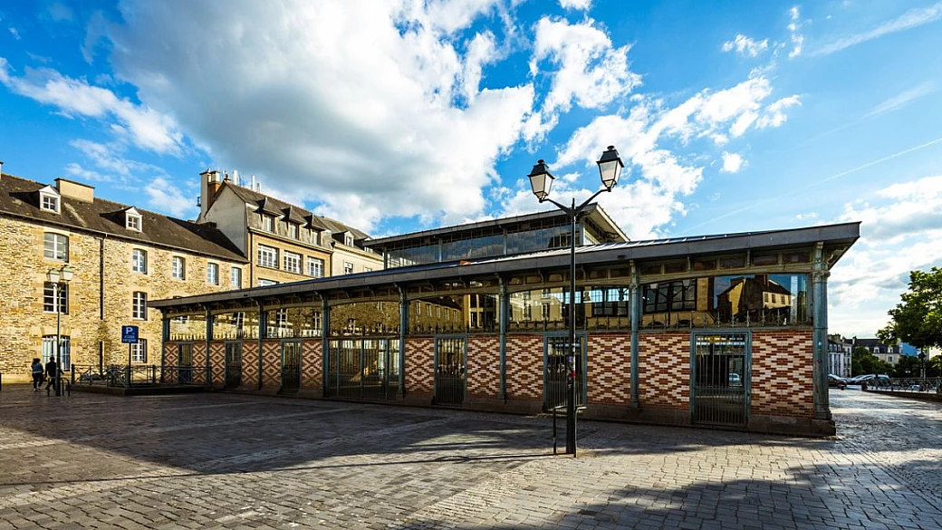 da 400 anni è uno dei mercati più belli d'europa, dove tra formaggi e fiori puoi vivere un'esperienza da vero local