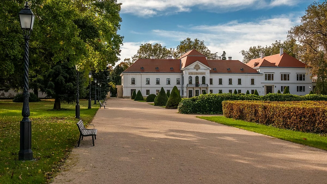 lungo il confine dell'antico impero più grande d'europa si scoprono città, castelli e magnifici scorci sulla storia del vecchio continente