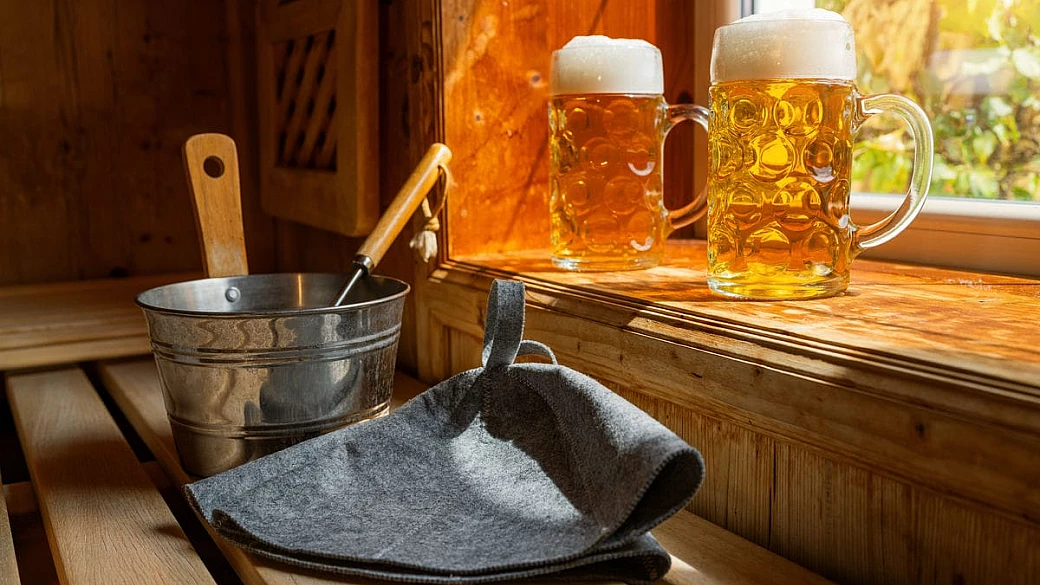 nella terra del barolo ci si rilassa facendo un bagno… nella birra: la nuova frontiera delle spa è un'idea 100% italiana