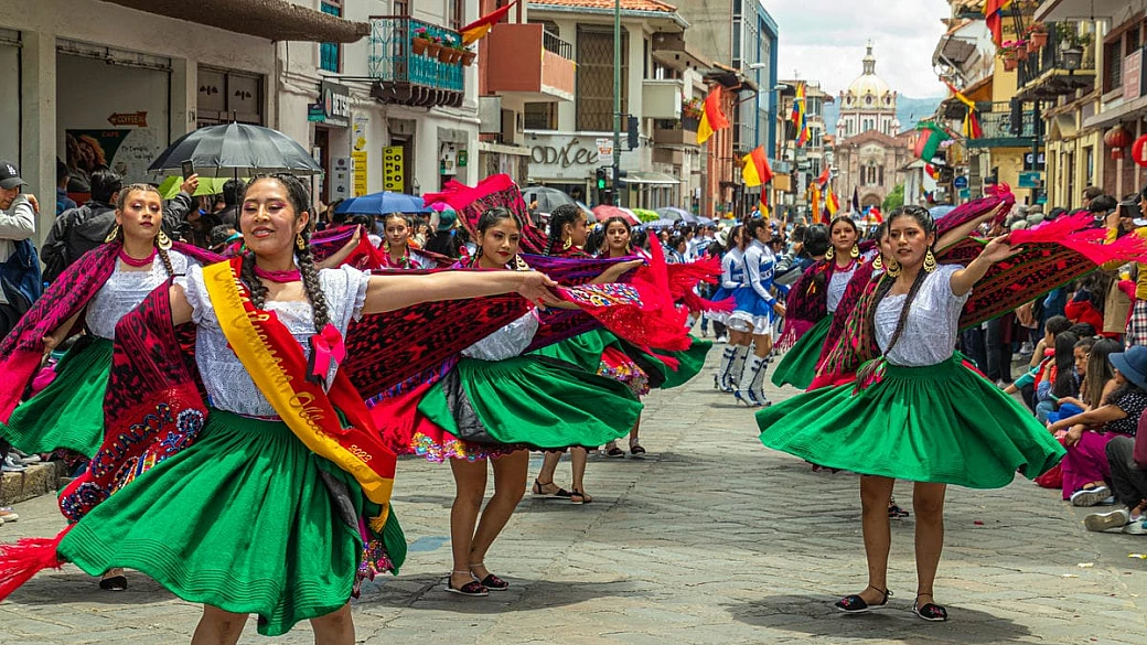 4 aree, un paese tanto unico quanto diverso: i colori di questo paese sono un vero inno al viaggio