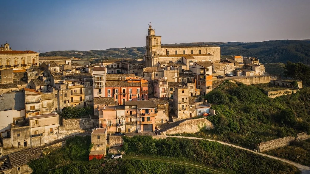 i registi di tutto il mondo sono venuti in questo borgo della sicilia: è un posto che ti lascia senza parole