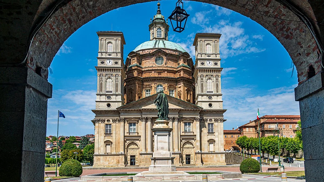 È la più grande al mondo, e non poteva che trovarsi in italia: in piemonte c'è il luogo che tutto il mondo ci invidia