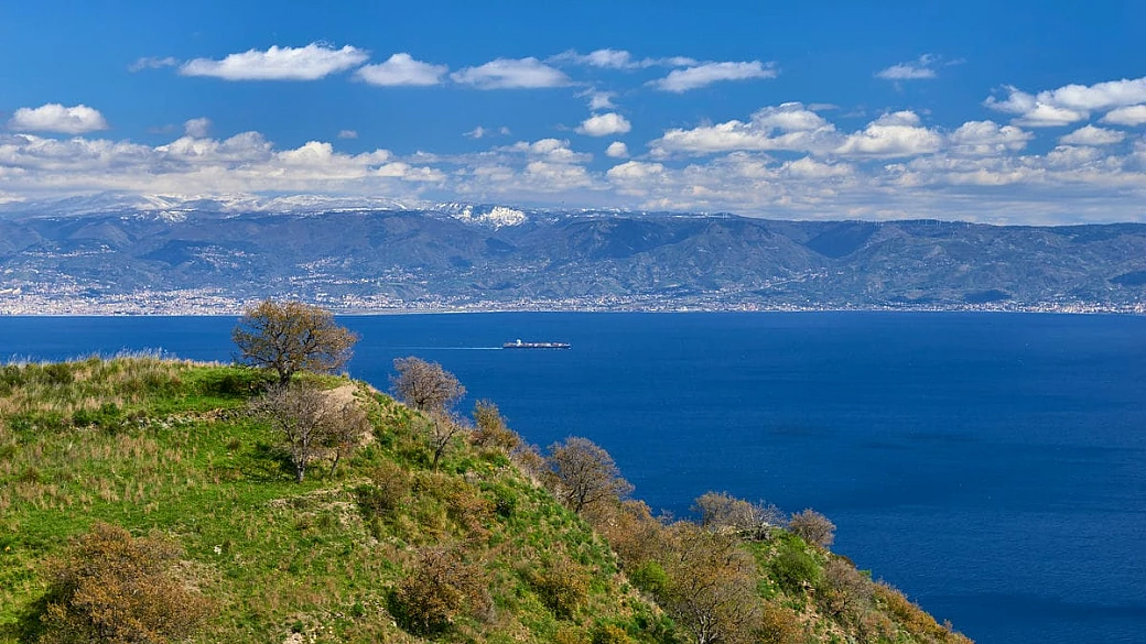 da un piccolo borgo della sicilia fino alla casa bianca: ecco da dove arriva la famiglia di jill biden, la first lady degli usa