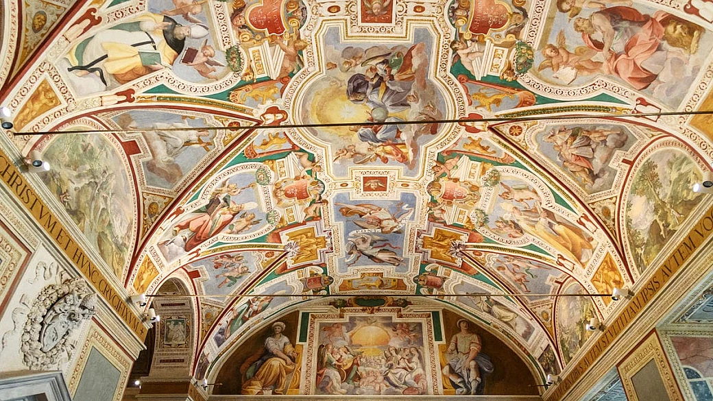 nel cuore pulsante di roma c'è un luogo che forse non hai ancora visto: al suo interno ci sono le reliquie più importanti della vita di gesù