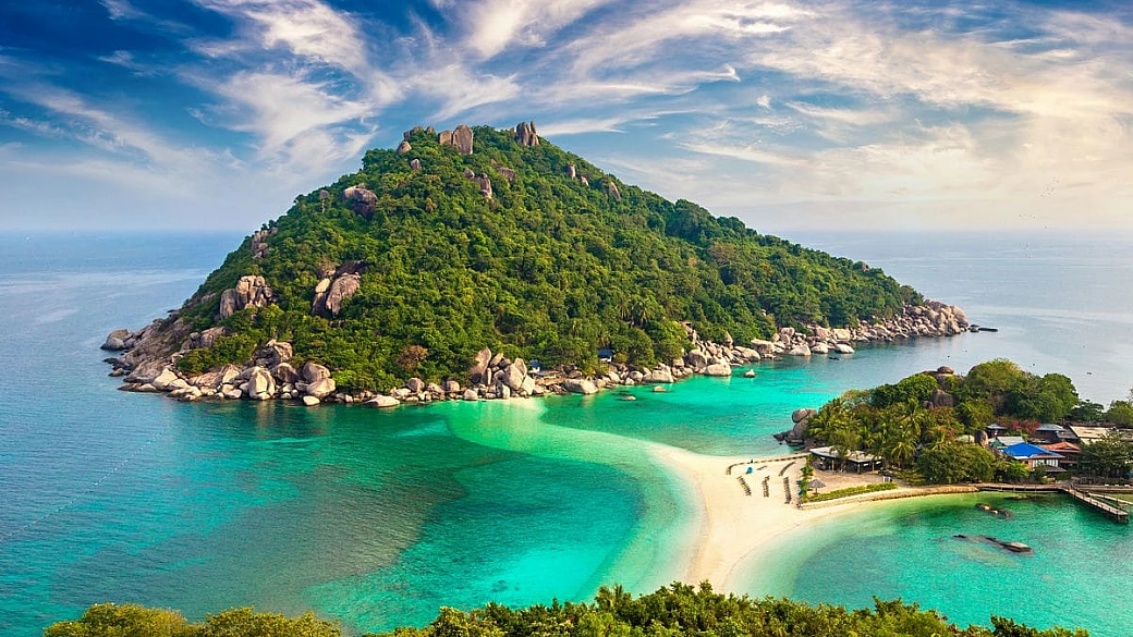 se hai bisogno di staccare dal freddo inverno, c'è un paese perfetto dove vivere un capodanno di sole, mare e sorrisi