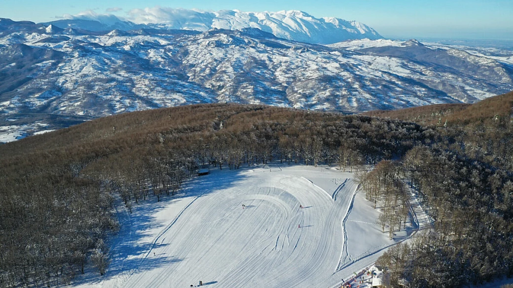 perfetta per gli sciatori ma amata proprio da tutti: è la piccola località della regione che d'inverno si popola di turisti