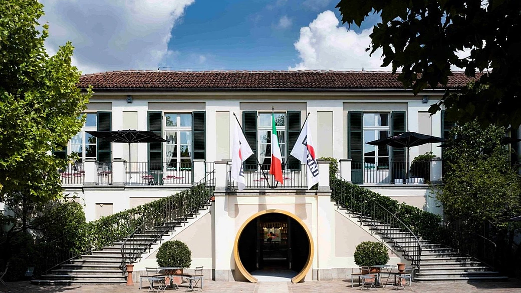 alle porte di torino c'è la casa dell'aperitivo più amato dagli italiani, e visitarla è un'esperienza... inebriante