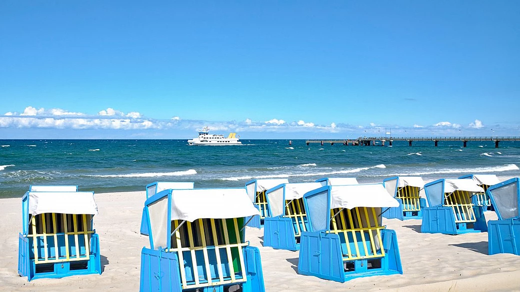 hai mai preso il sole in una cabina di legno? in questa splendida città balneare è una tradizione che tutti rispettano