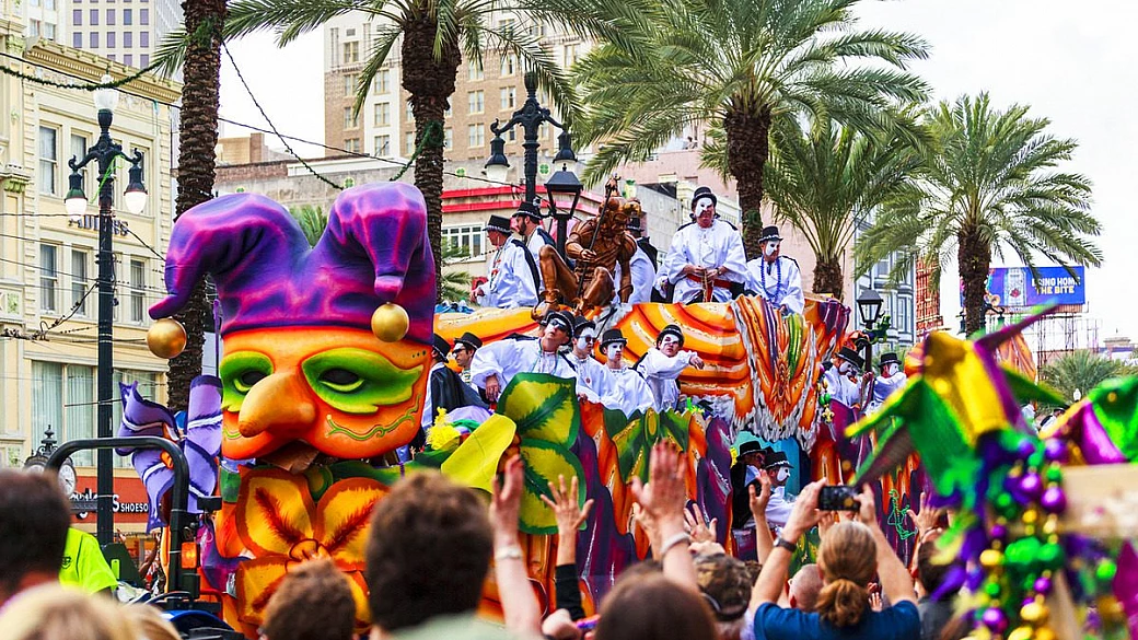 straordinarie maschere e costumi coloratissimi: il mardi gras più bello del mondo si festeggia nella città più francese d'america