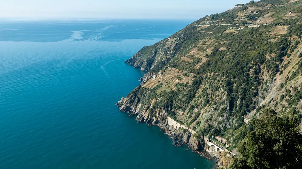 È il borgo dei tramonti, nel vero senso della parola: questa bellezza della costa ligure ti farà emozionare